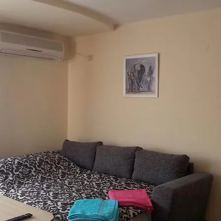 Elena Apartman *